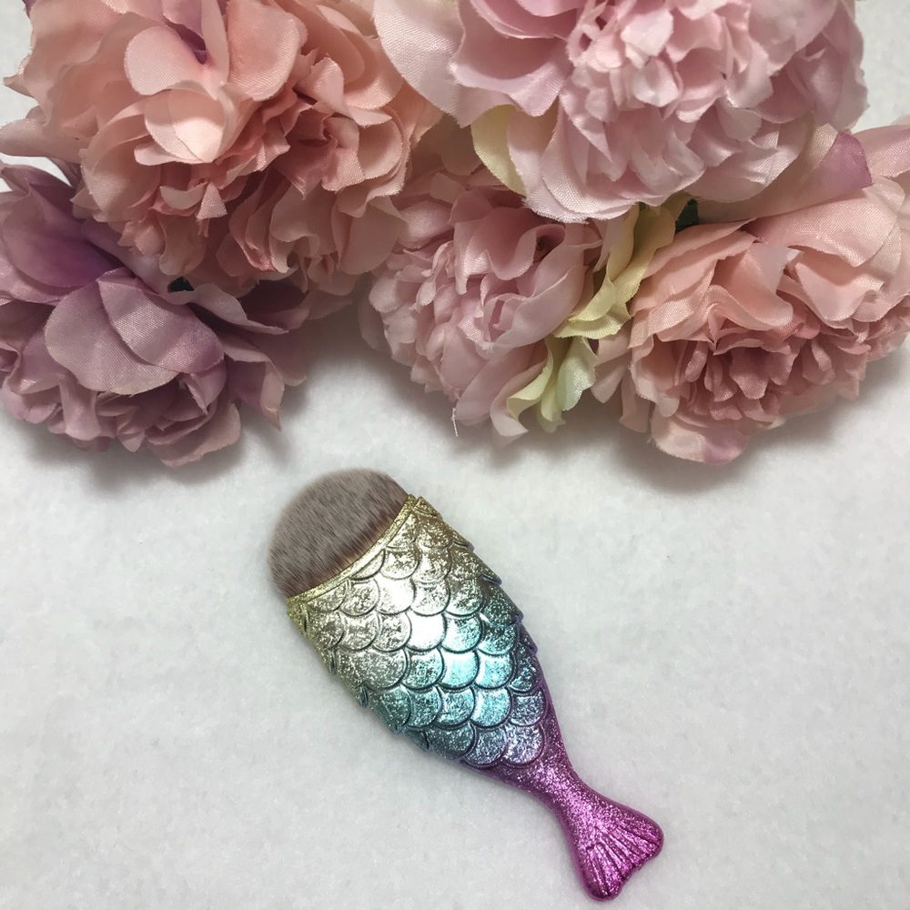 11 Pcs Mermaid Fishtail Makeup Brush Set w/ Bag - Picture 7 of 8
